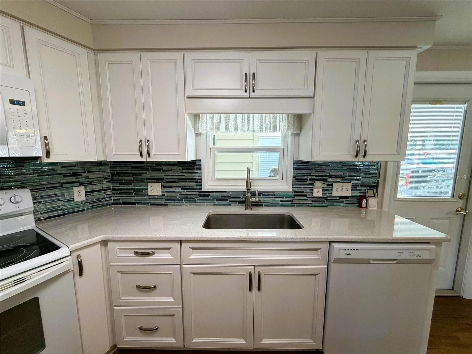 Mobile Home at 101 MARIGOLD ST, LEESBURG, photo 11 of 58