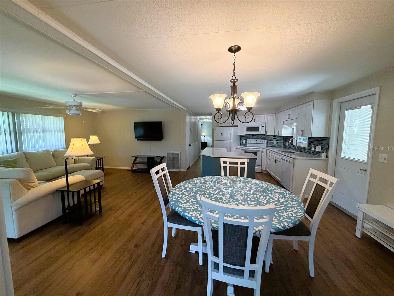 Mobile Home at 101 MARIGOLD ST, LEESBURG, photo 17 of 58