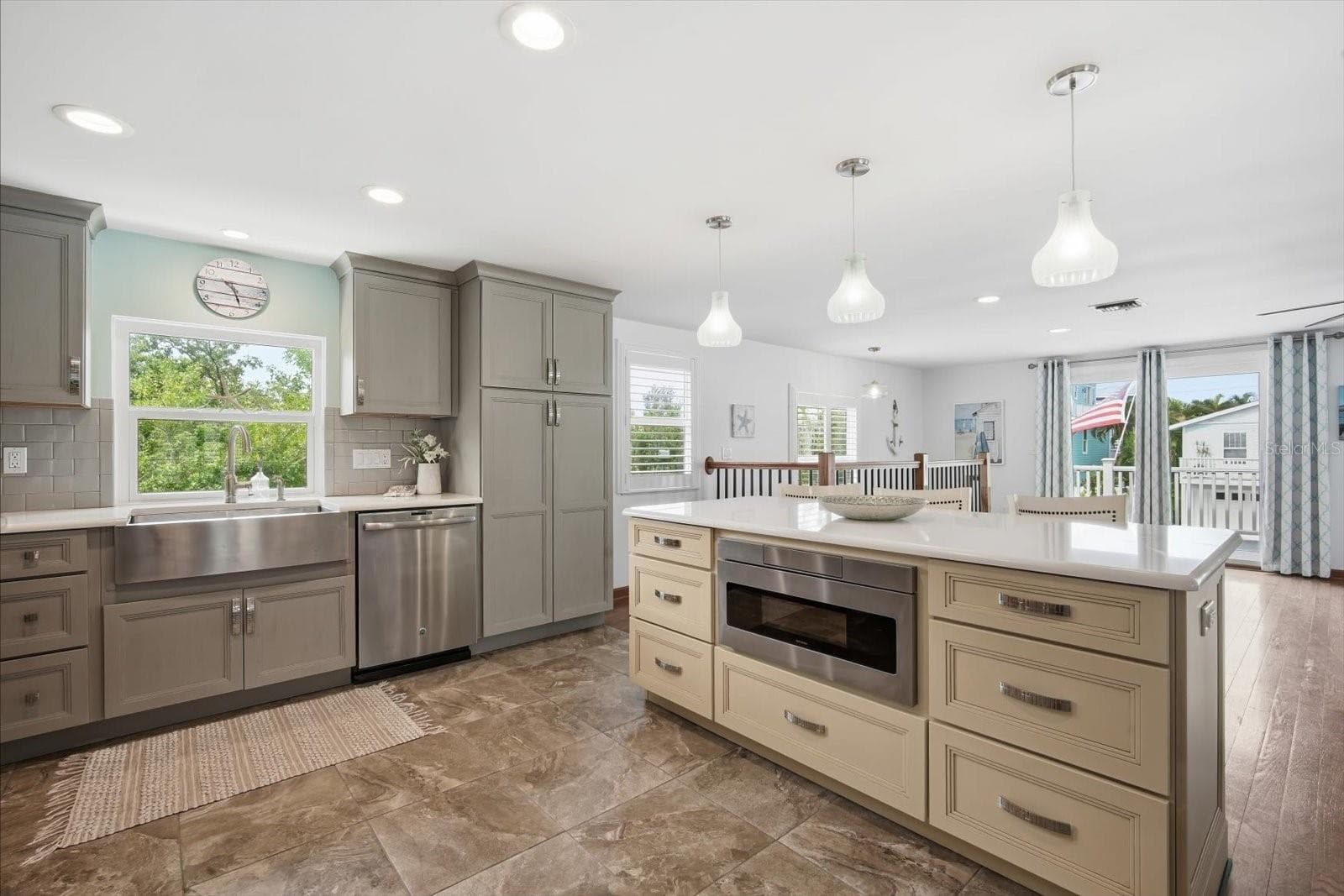 Single Family Residence at 2811 AVENUE C, HOLMES BEACH, photo 12 of 55