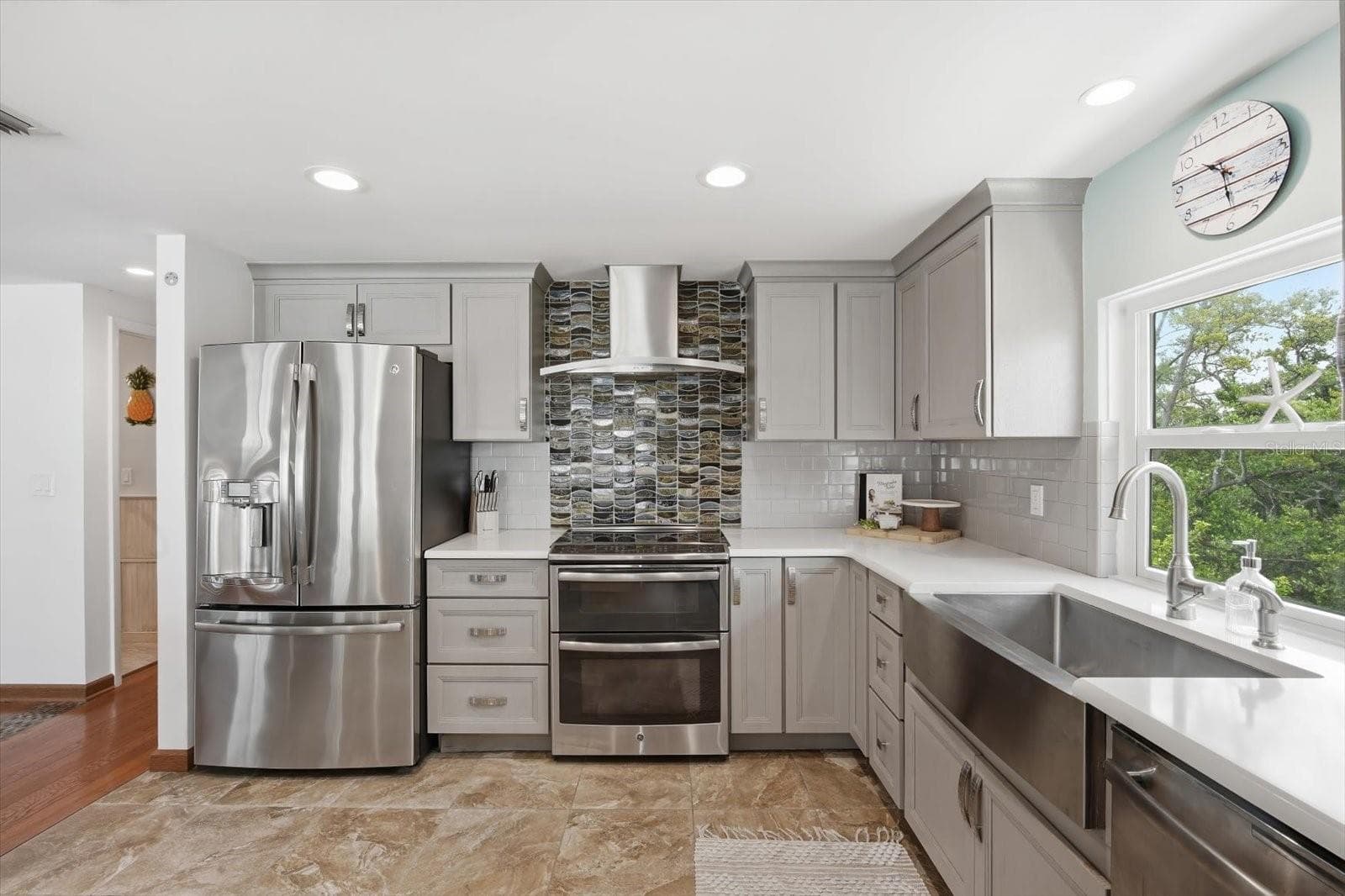 Single Family Residence at 2811 AVENUE C, HOLMES BEACH, photo 13 of 55