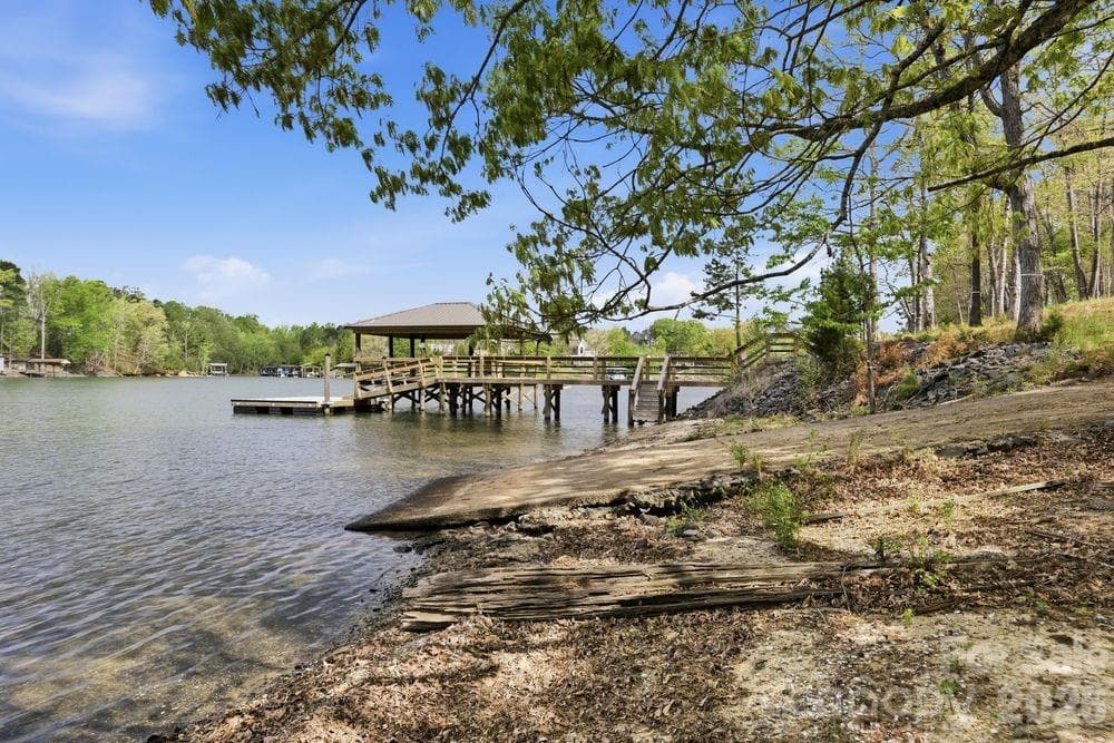The Coves on Lake Wylie Community - Charlotte