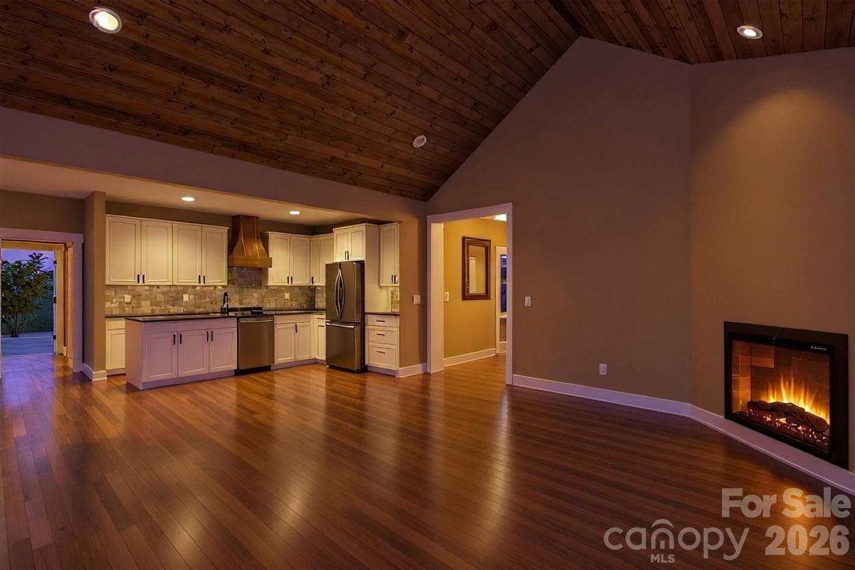 Single Family Residence at Maiden, photo 6 of 32