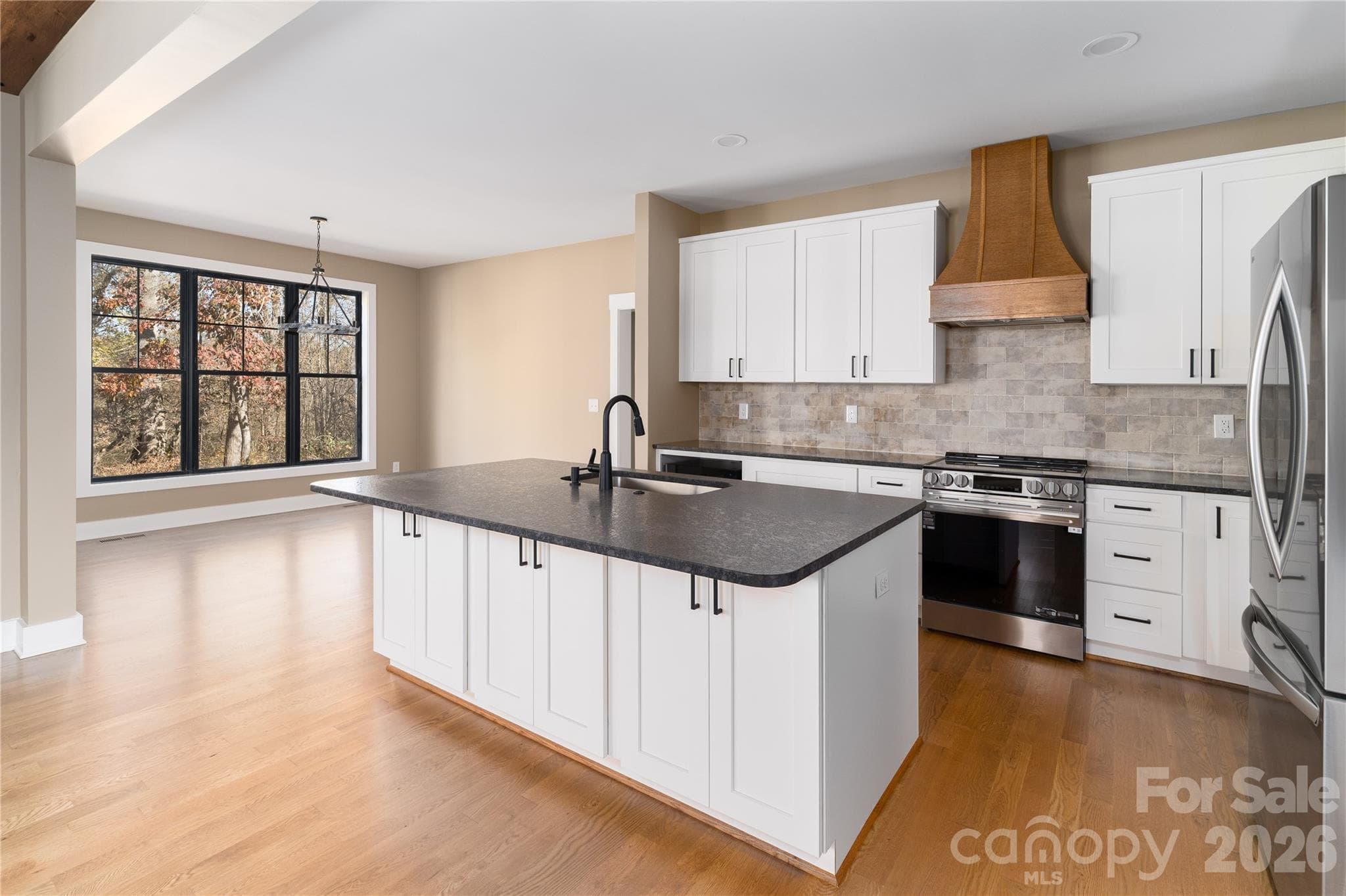 Single Family Residence at Maiden, photo 11 of 32