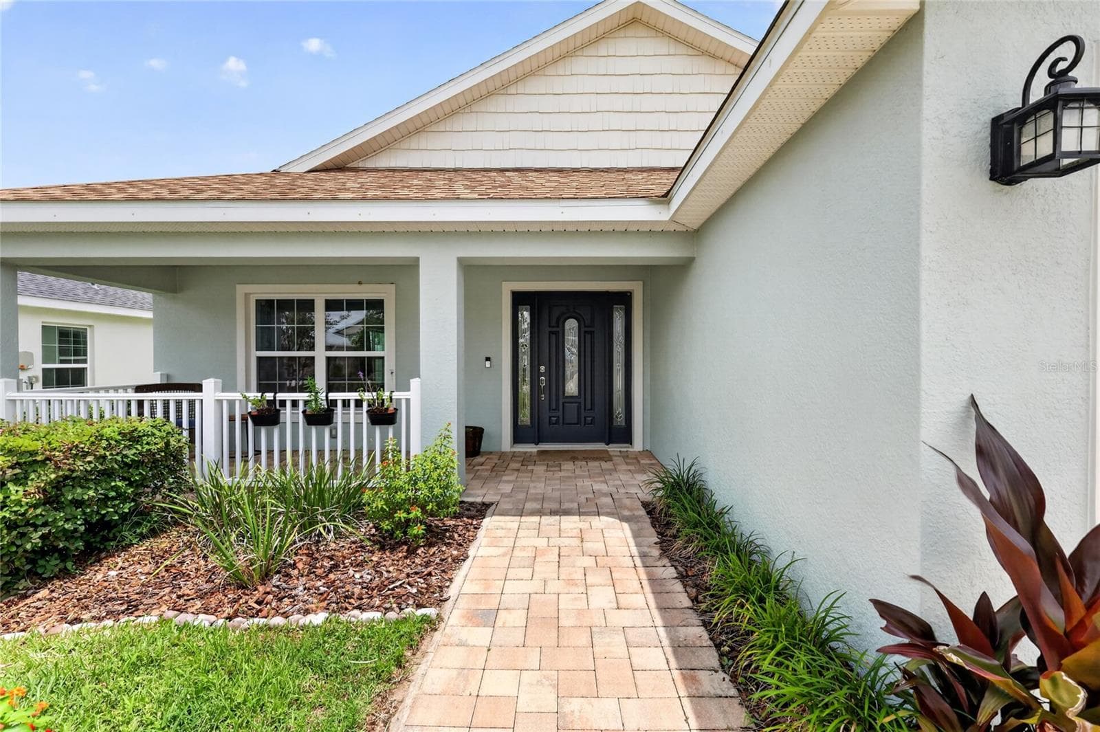 Front Porch and Entry - 12591 NE 49TH DR, OXFORD