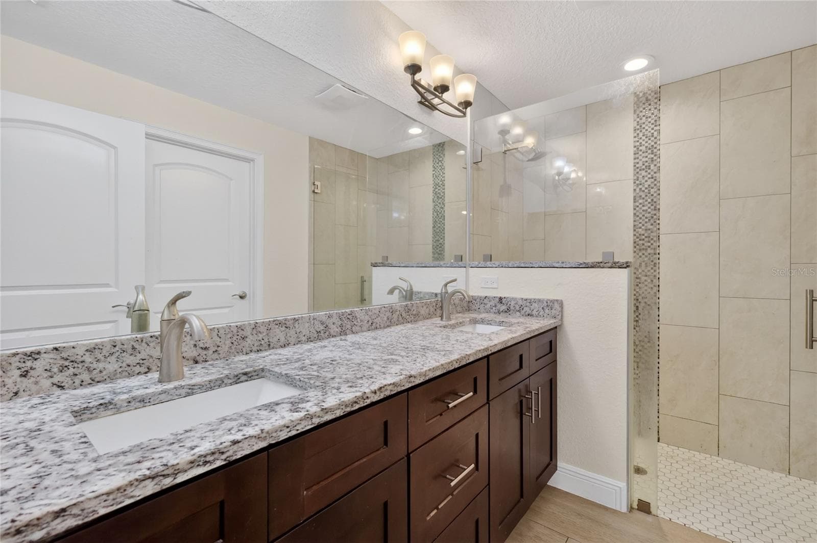 Primary Bathroom - 12591 NE 49TH DR, OXFORD