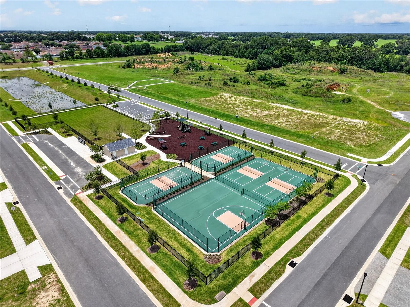 Nearby Neighborhood Amenities - 12591 NE 49TH DR, OXFORD
