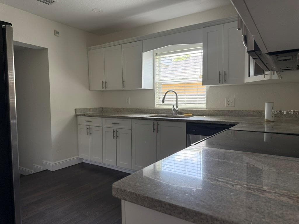 Single Family Residence at 1512 W KIRBY ST, TAMPA, photo 10 of 26