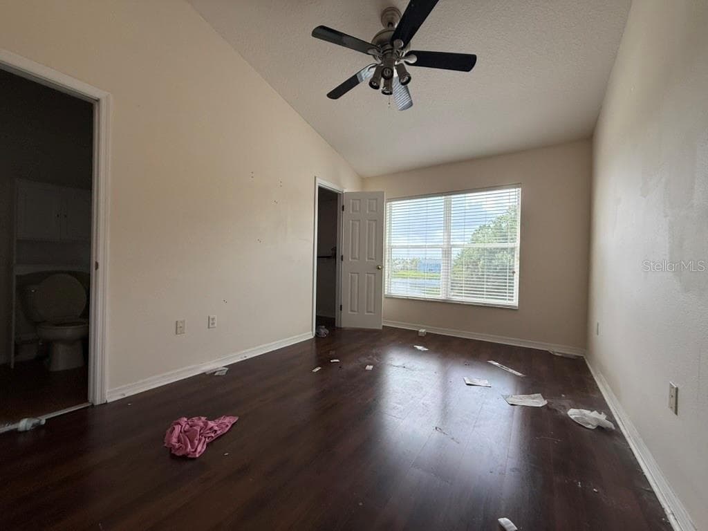 Townhouse at 11537 DECLARATION DR, TAMPA, photo 9 of 24