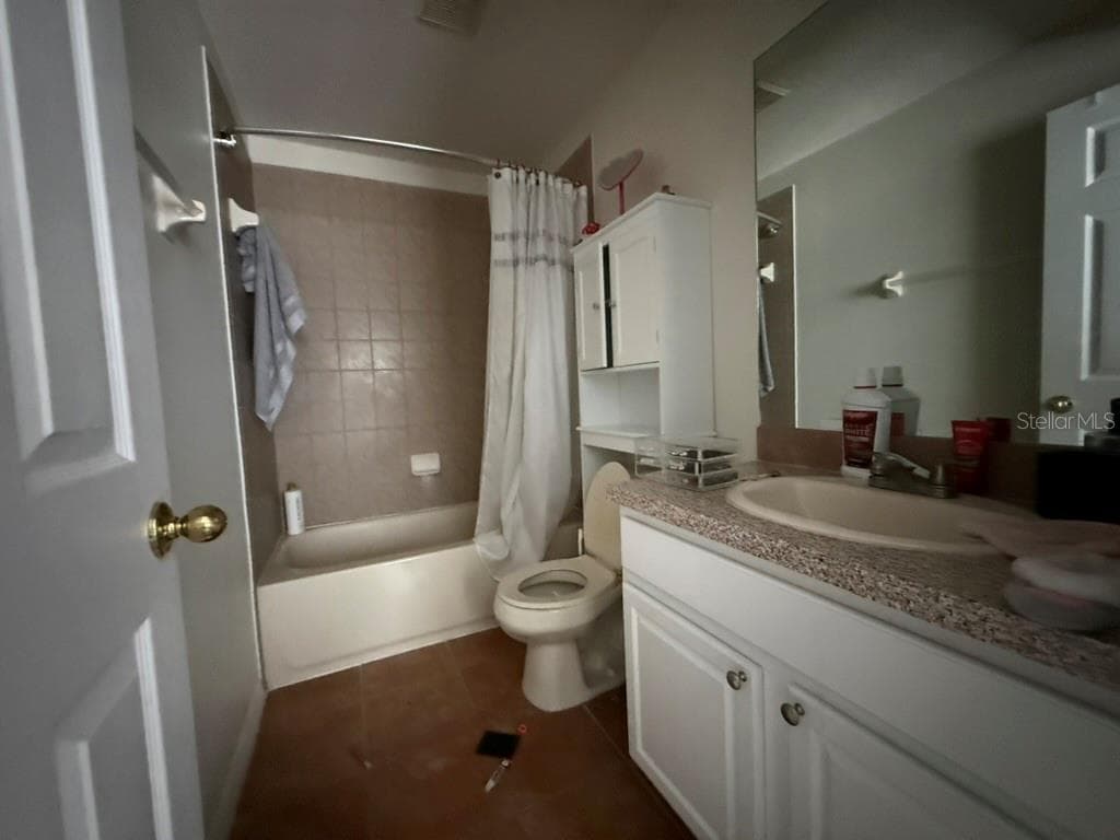 Townhouse at 11537 DECLARATION DR, TAMPA, photo 16 of 24