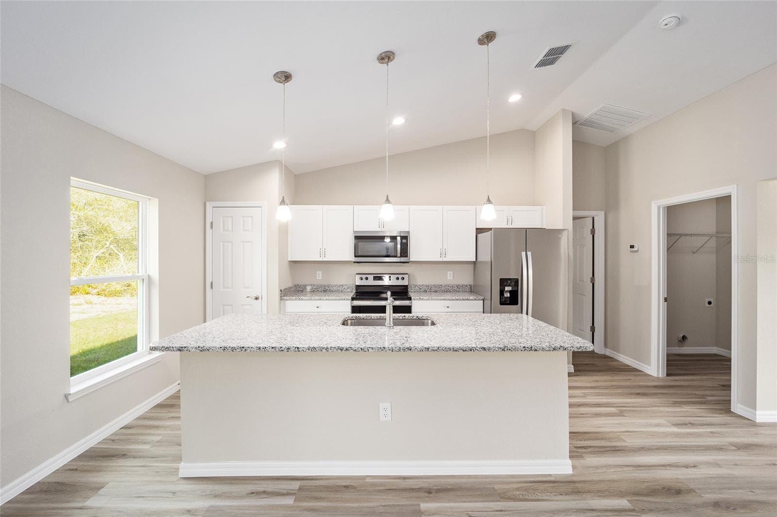 Single Family Residence at 12995 SW 89TH CT, OCALA, photo 4 of 16