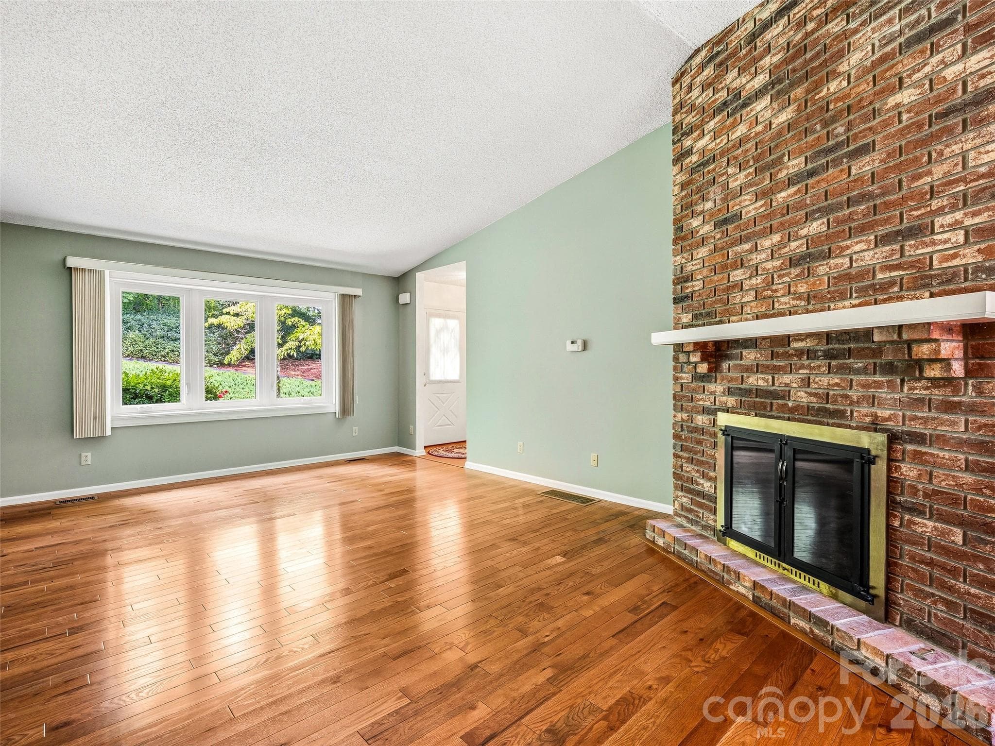 Single Family Residence at 126 Surry Lane, Hendersonville, photo 5 of 38