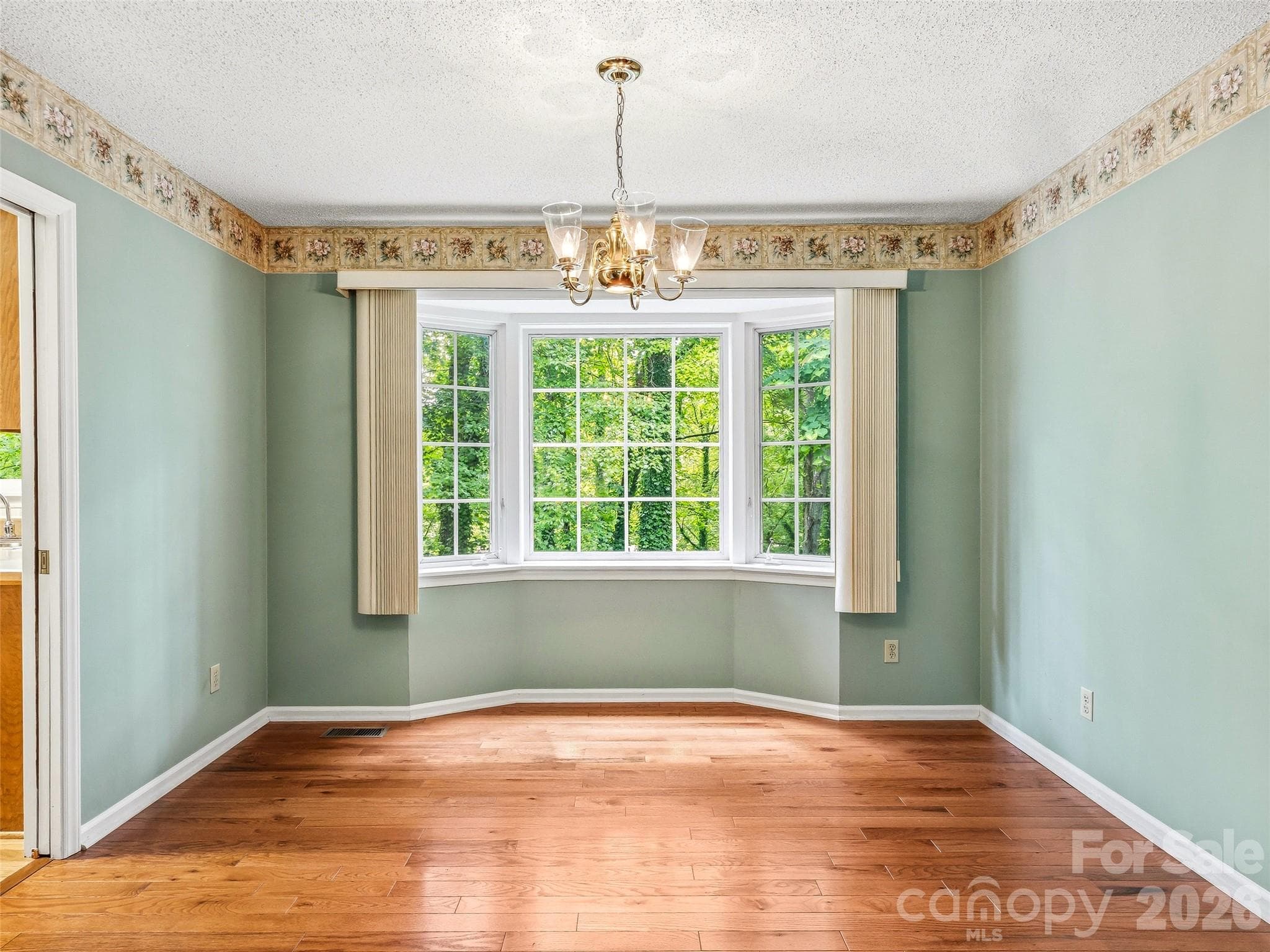 Single Family Residence at 126 Surry Lane, Hendersonville, photo 9 of 38