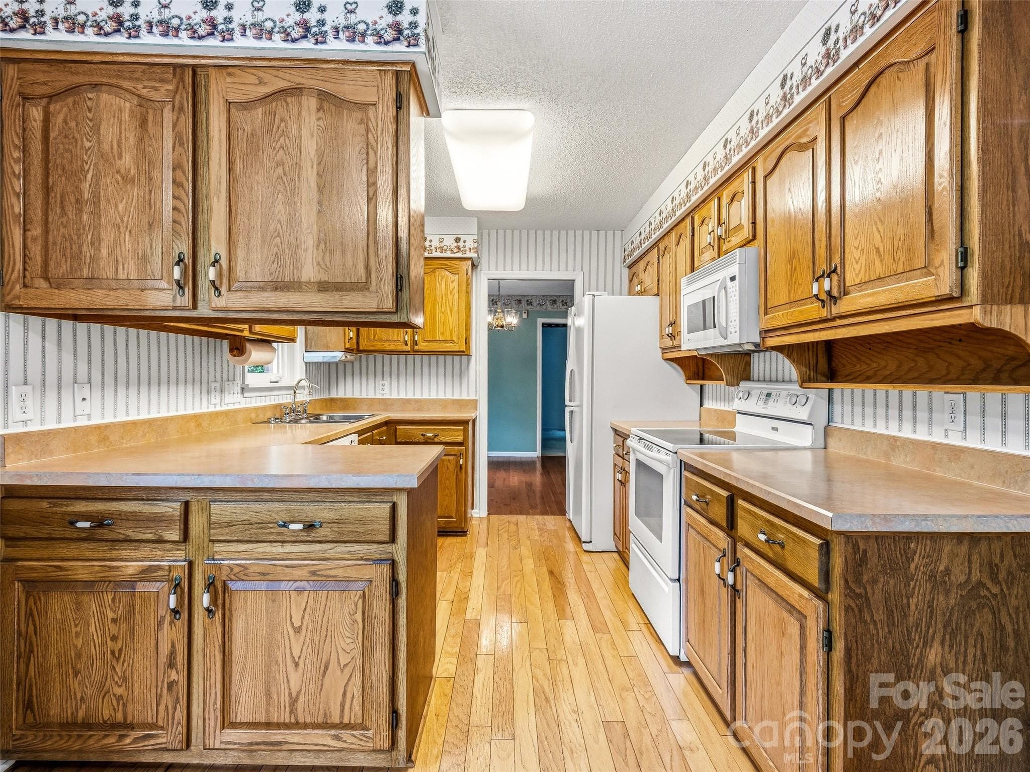 Single Family Residence at 126 Surry Lane, Hendersonville, photo 10 of 38