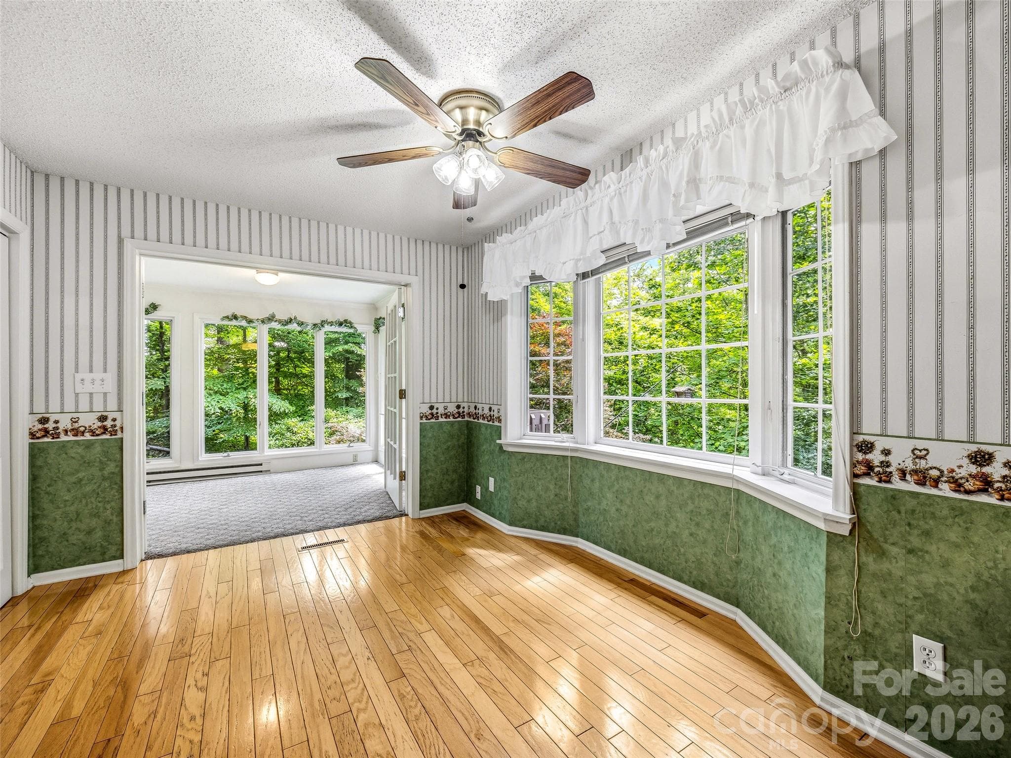 Single Family Residence at 126 Surry Lane, Hendersonville, photo 13 of 38