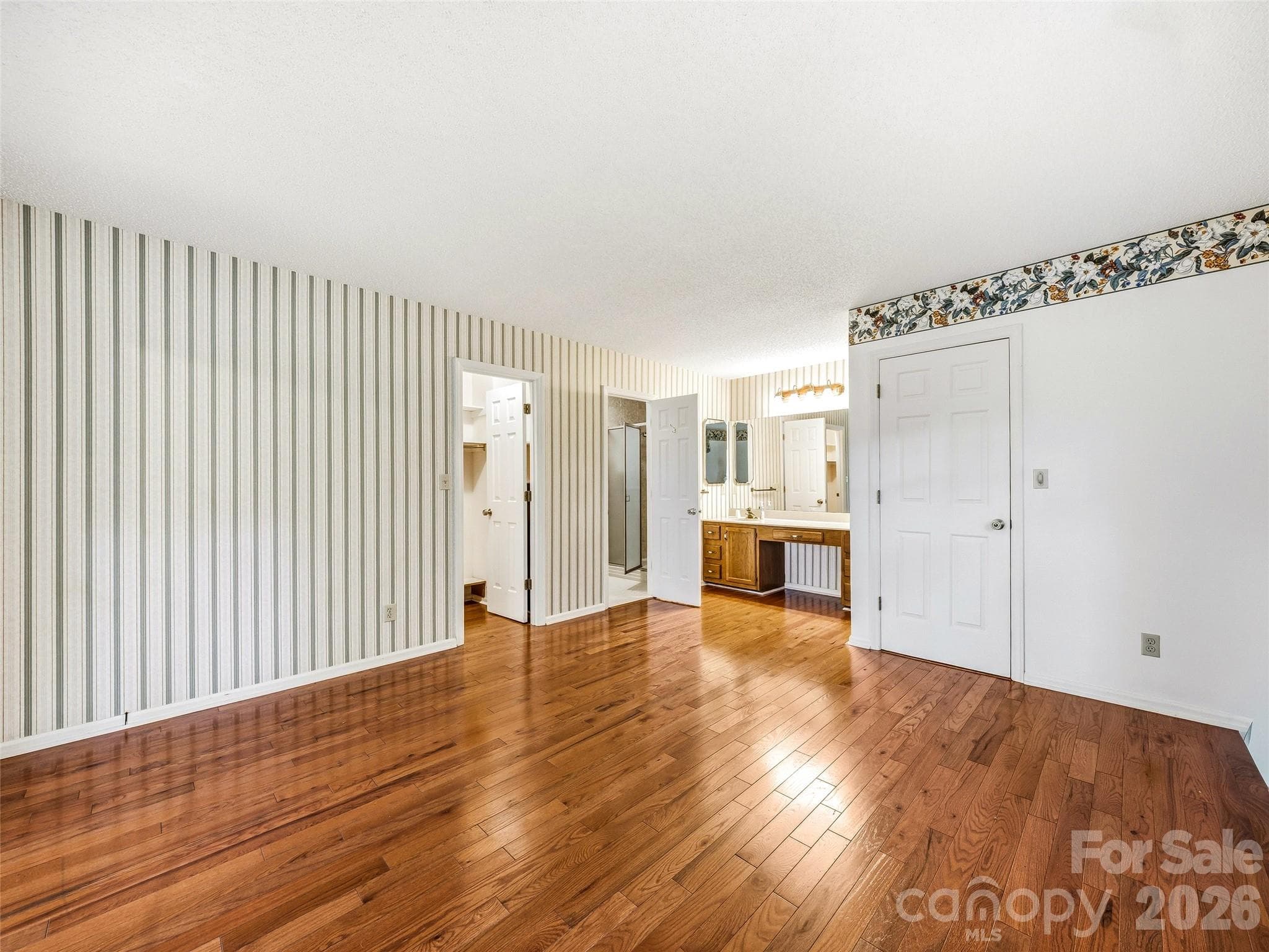 Single Family Residence at 126 Surry Lane, Hendersonville, photo 17 of 38