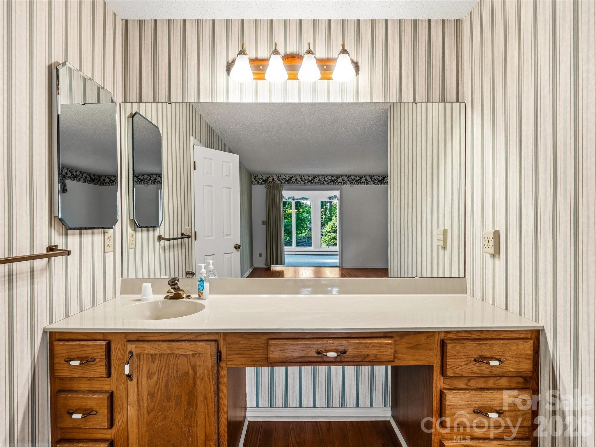 Single Family Residence at 126 Surry Lane, Hendersonville, photo 19 of 38