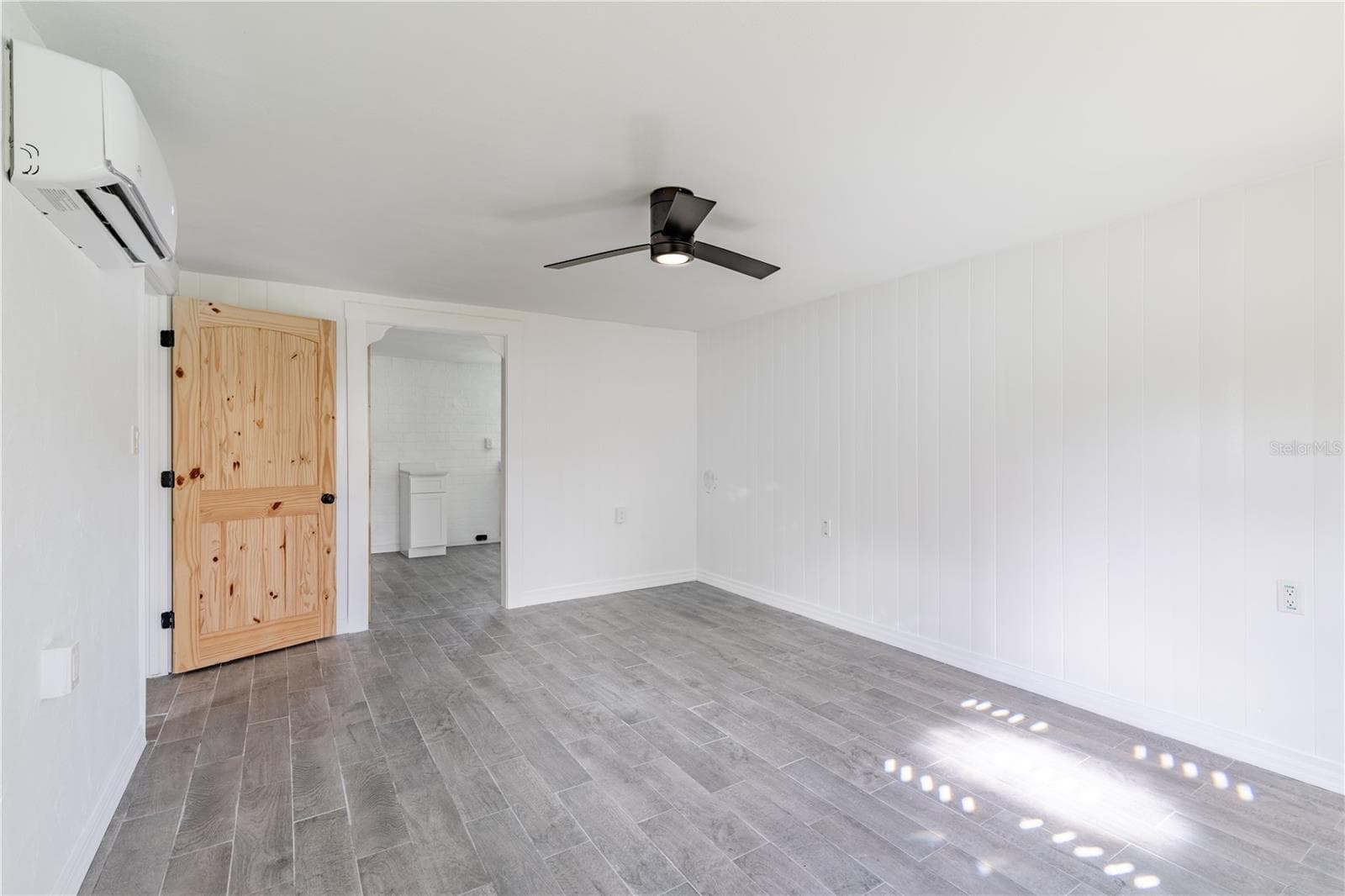 Living room - 7020 SCOTT AVE, MOUNT DORA