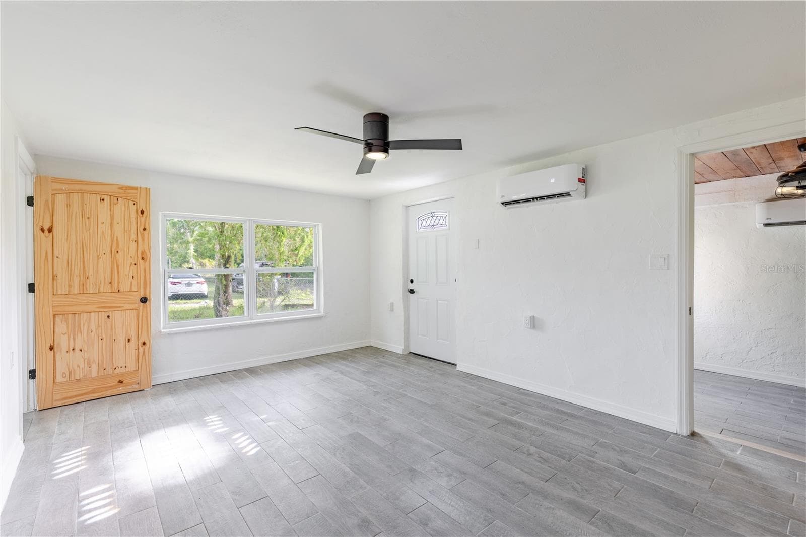 Living room - 7020 SCOTT AVE, MOUNT DORA