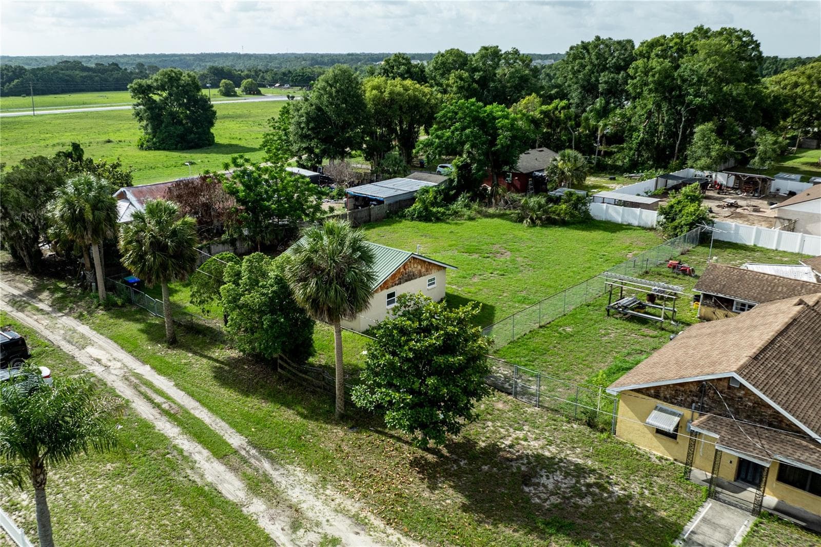 Looking SE - 7020 SCOTT AVE, MOUNT DORA