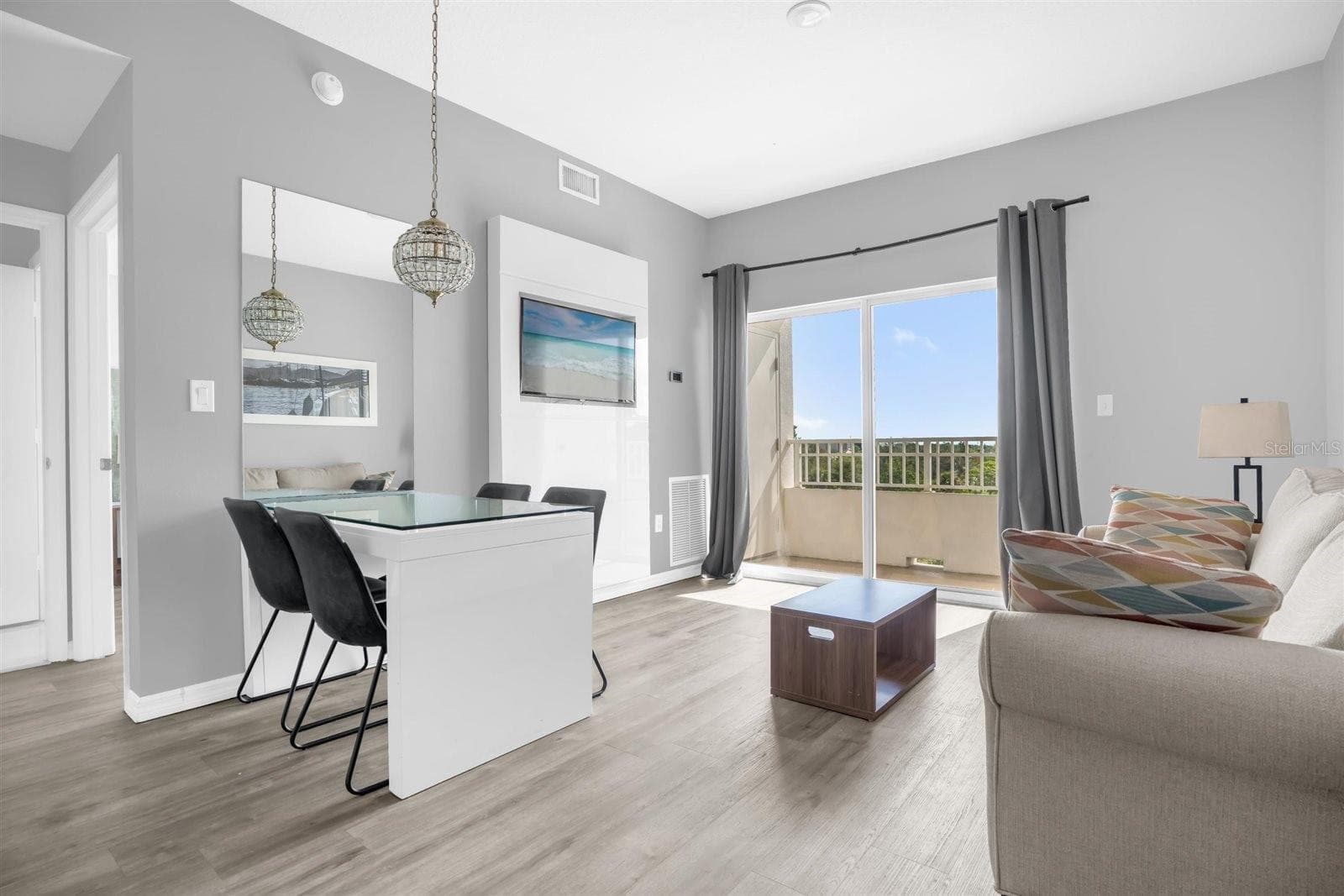 Condo - Hotel at 7395 UNIVERSAL BLVD #402, ORLANDO, photo 2 of 29