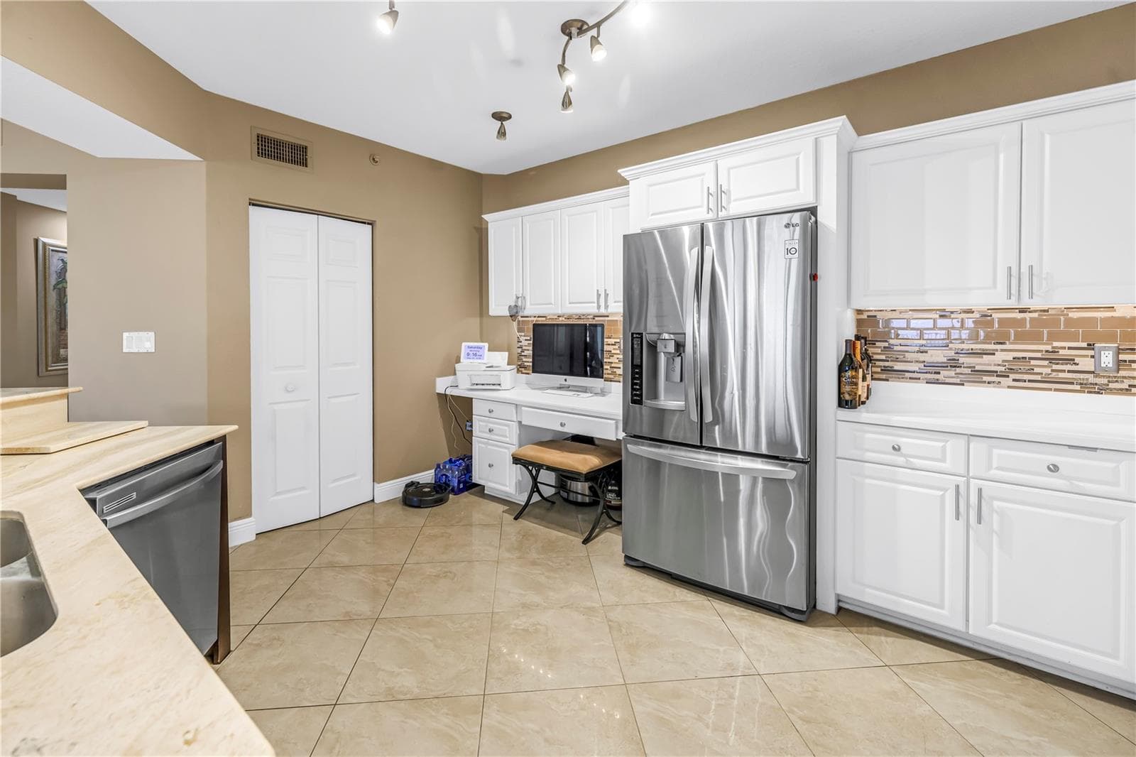 Condominium at 16750 GULF BLVD #313, NORTH REDINGTON BEACH, photo 8 of 69