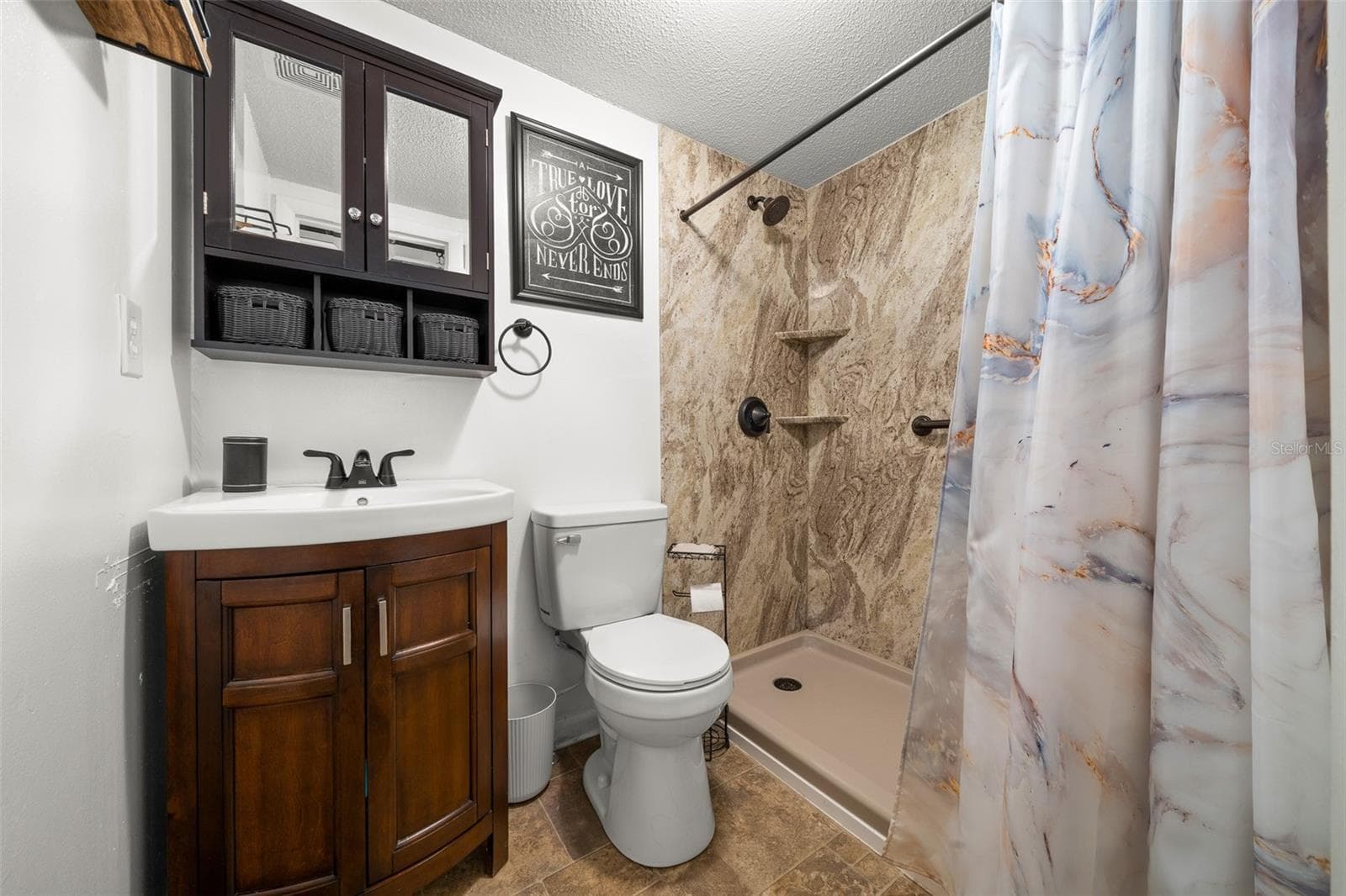 Guest House Bathroom - 1985 NE 97TH STREED RD, ANTHONY