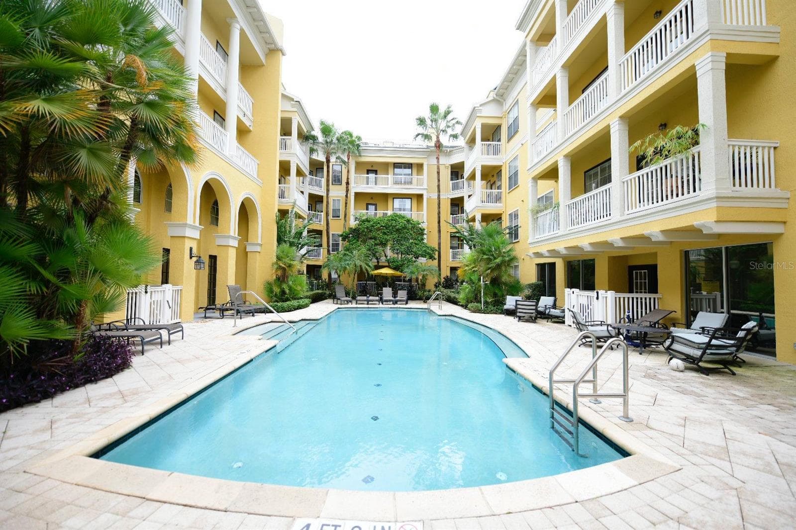 860 N ORANGE AVE #213