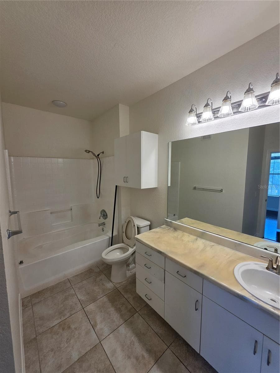Condominium at 860 N ORANGE AVE #213, ORLANDO, photo 8 of 20