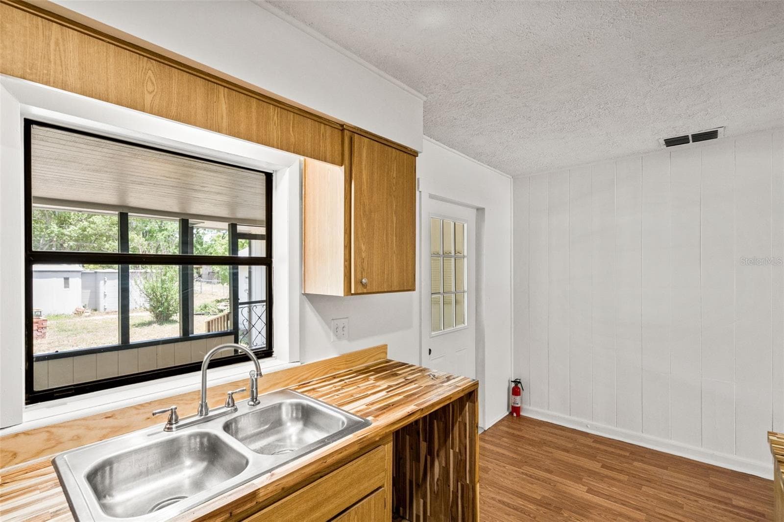 Single Family Residence at 16119 WILSON BLVD, BROOKSVILLE, photo 12 of 39