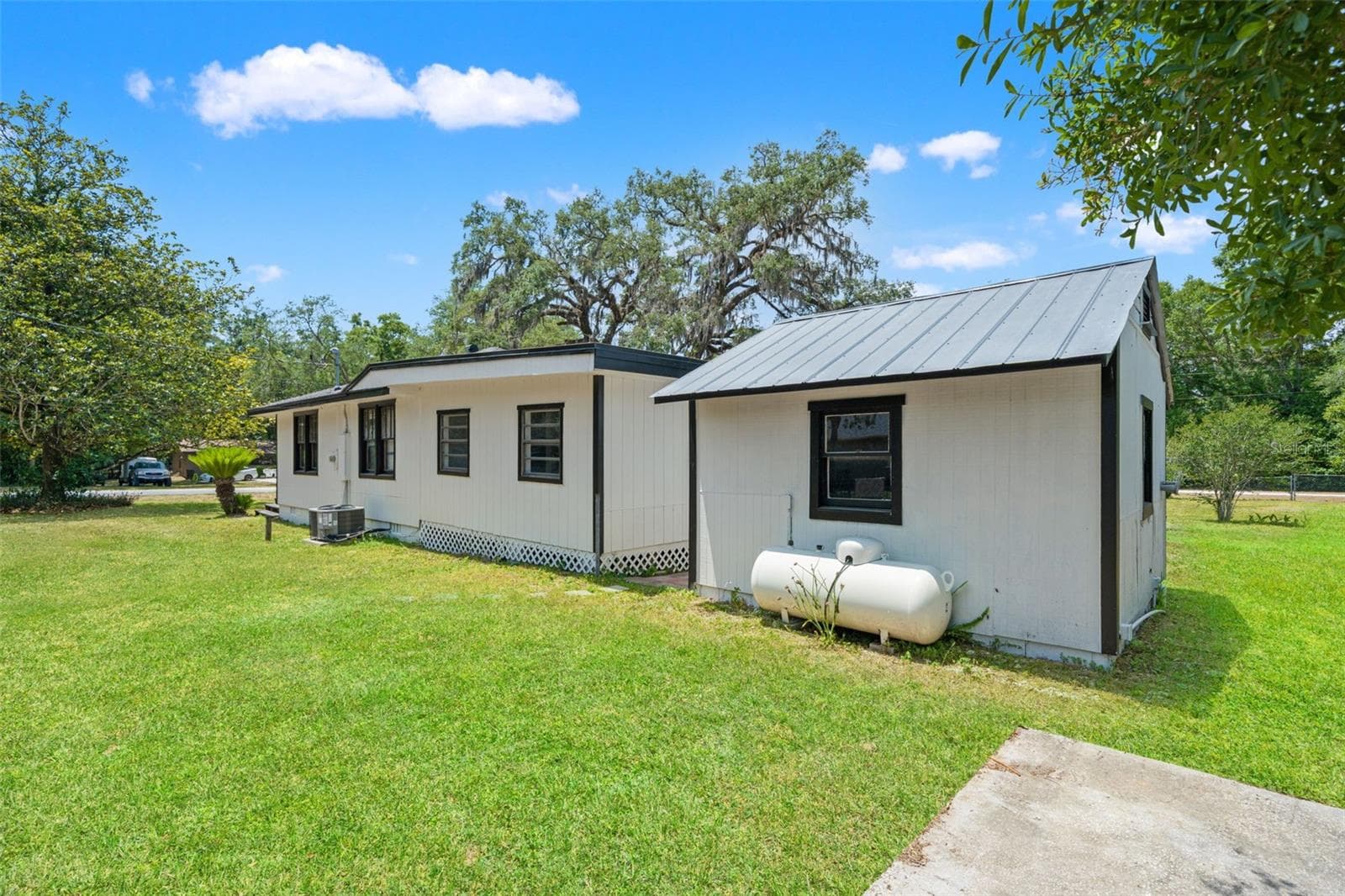 Single Family Residence at 16119 WILSON BLVD, BROOKSVILLE, photo 34 of 39