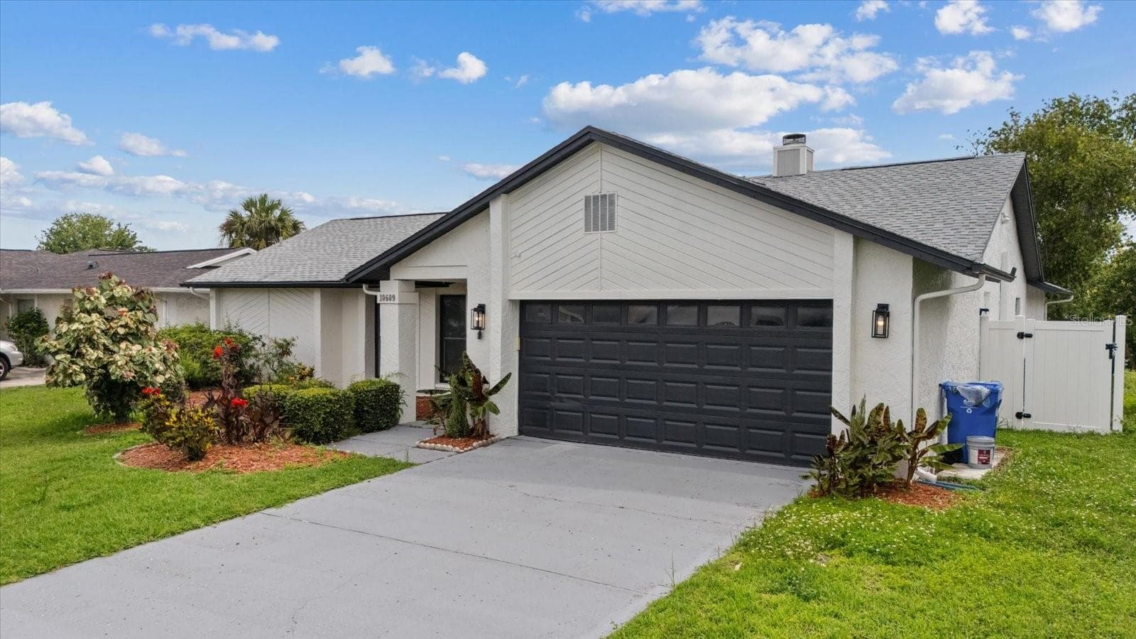 Single Family Residence at 10609 OUT ISLAND DR, TAMPA, photo 3 of 51
