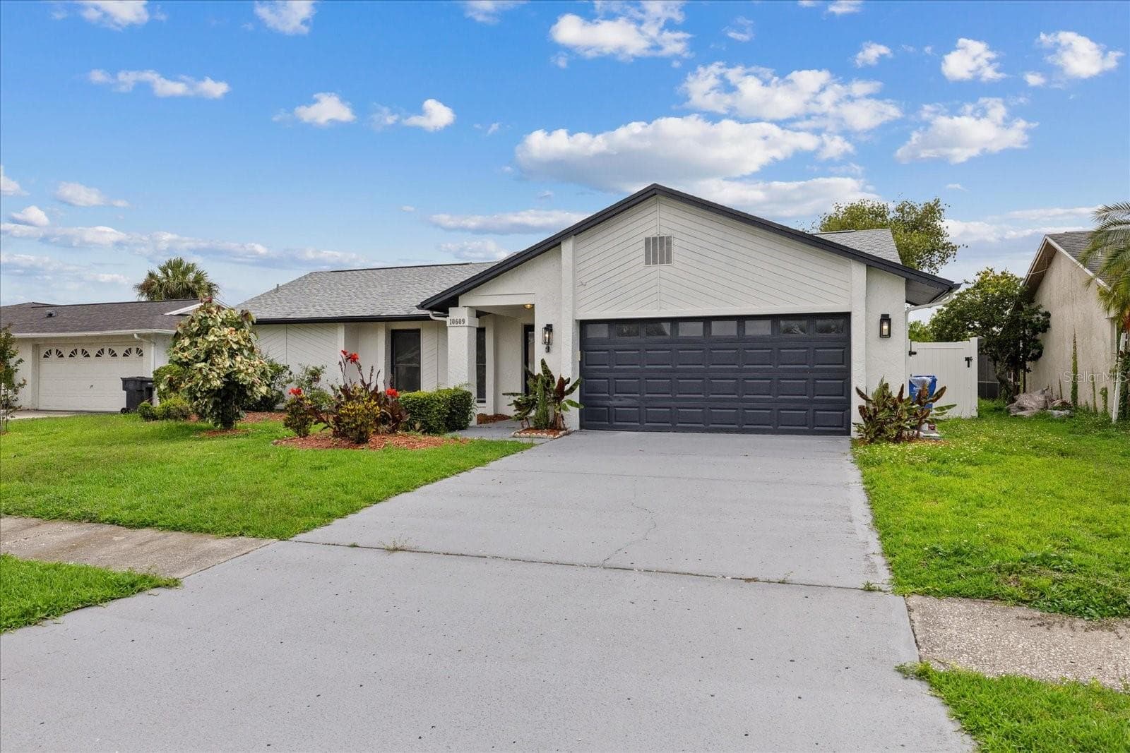 Single Family Residence at 10609 OUT ISLAND DR, TAMPA, photo 4 of 51