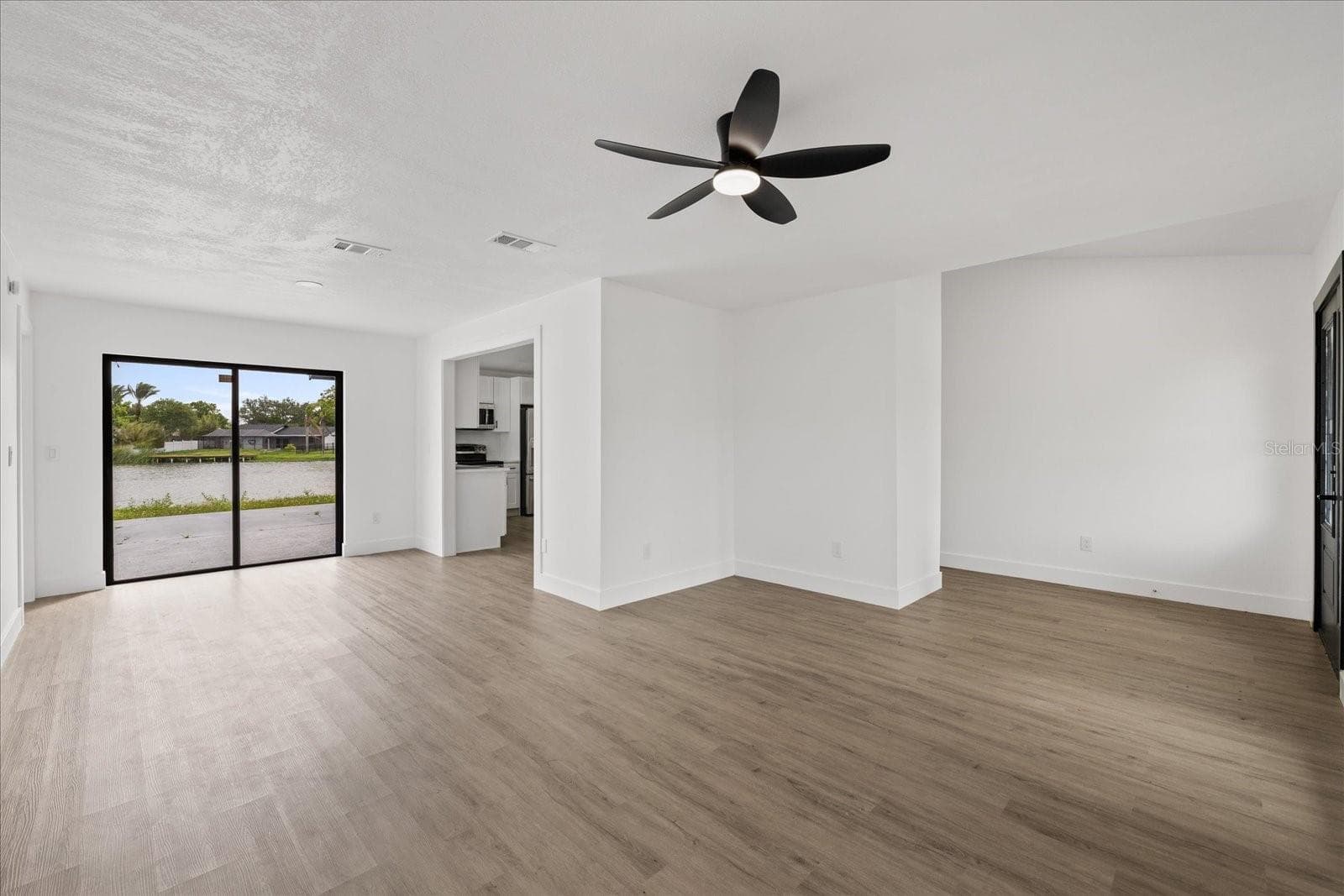 Single Family Residence at 10609 OUT ISLAND DR, TAMPA, photo 8 of 51