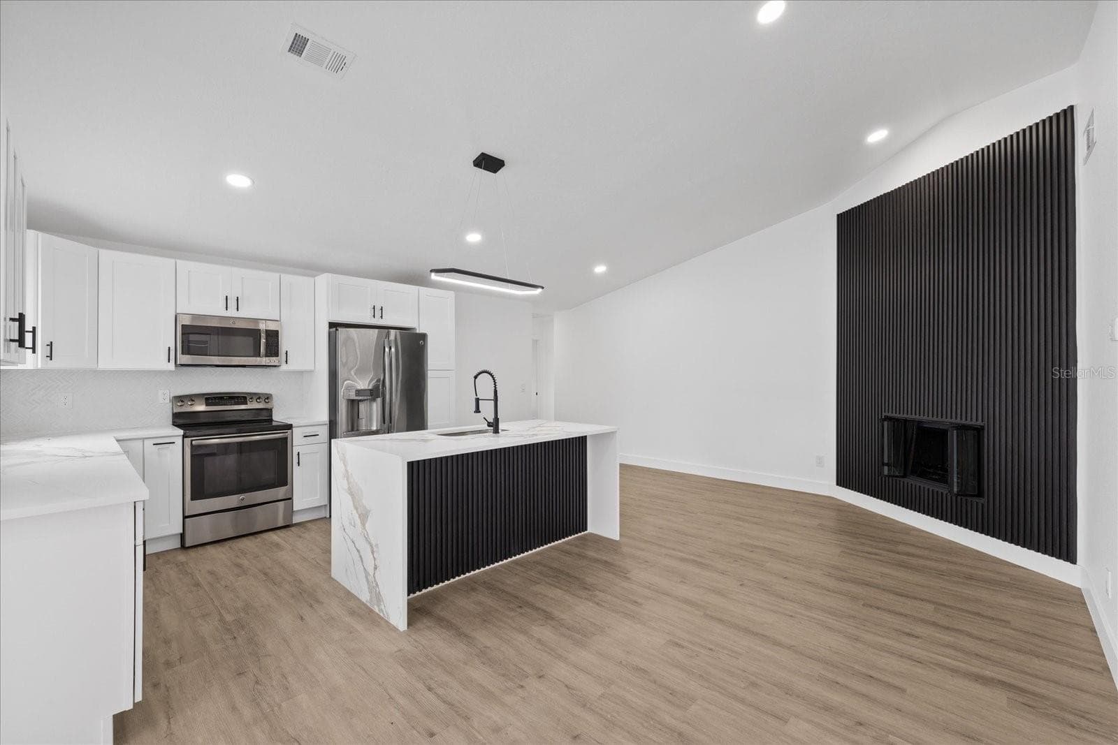 Single Family Residence at 10609 OUT ISLAND DR, TAMPA, photo 12 of 51