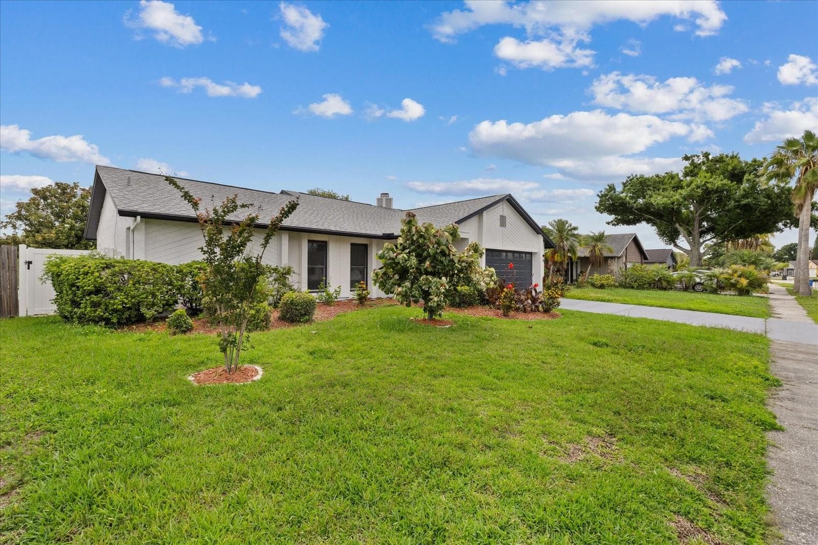 Single Family Residence at 10609 OUT ISLAND DR, TAMPA, photo 36 of 51