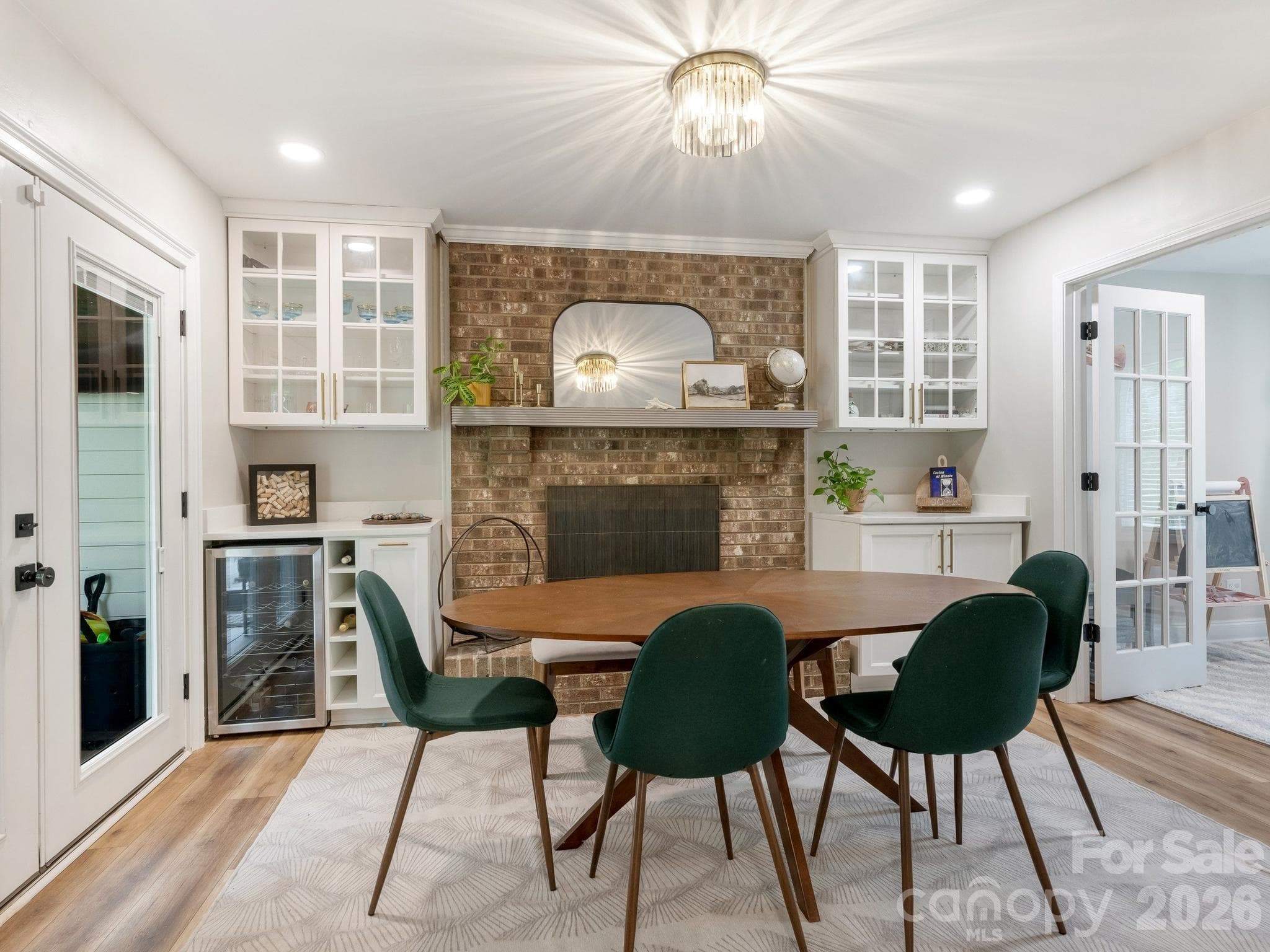 Single Family Residence at 6801 Rollingridge Drive, Charlotte, photo 10 of 32