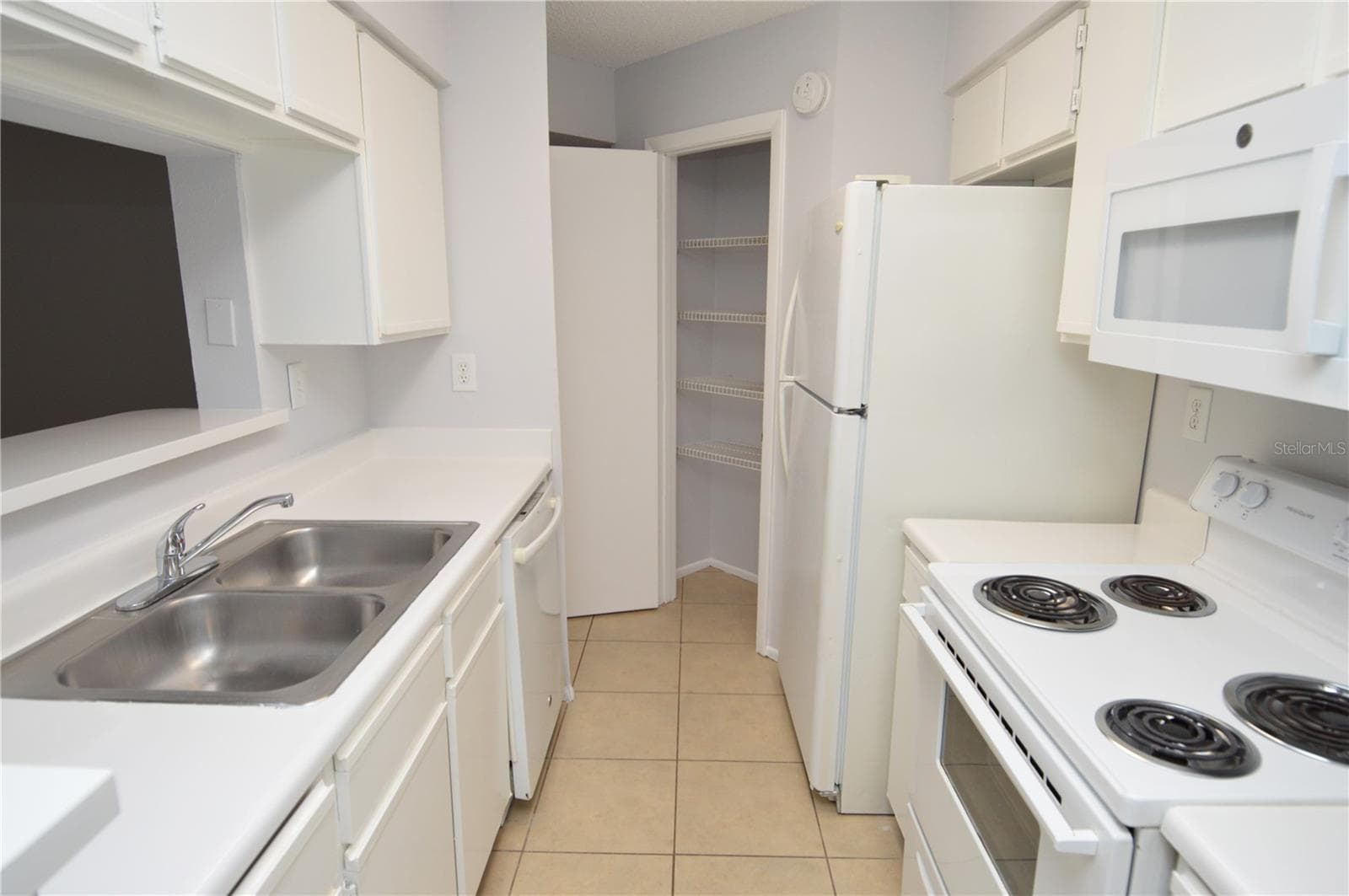 Condominium at 8630 MALLARD RESERVE DR #103, TAMPA, photo 9 of 96