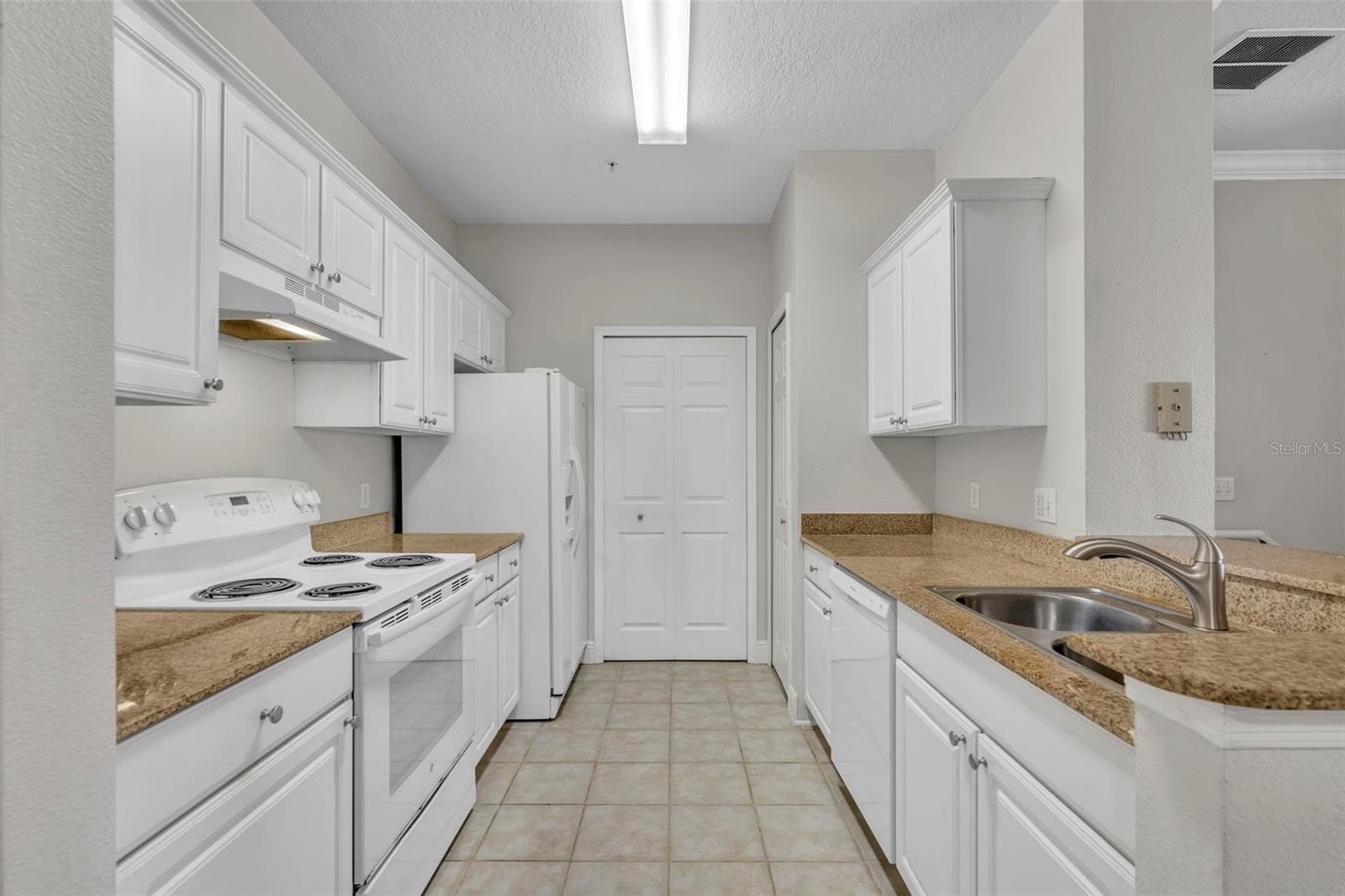 Condominium at 200 SOUTHERN PECAN CIRCLE #206, WINTER GARDEN, photo 24 of 65