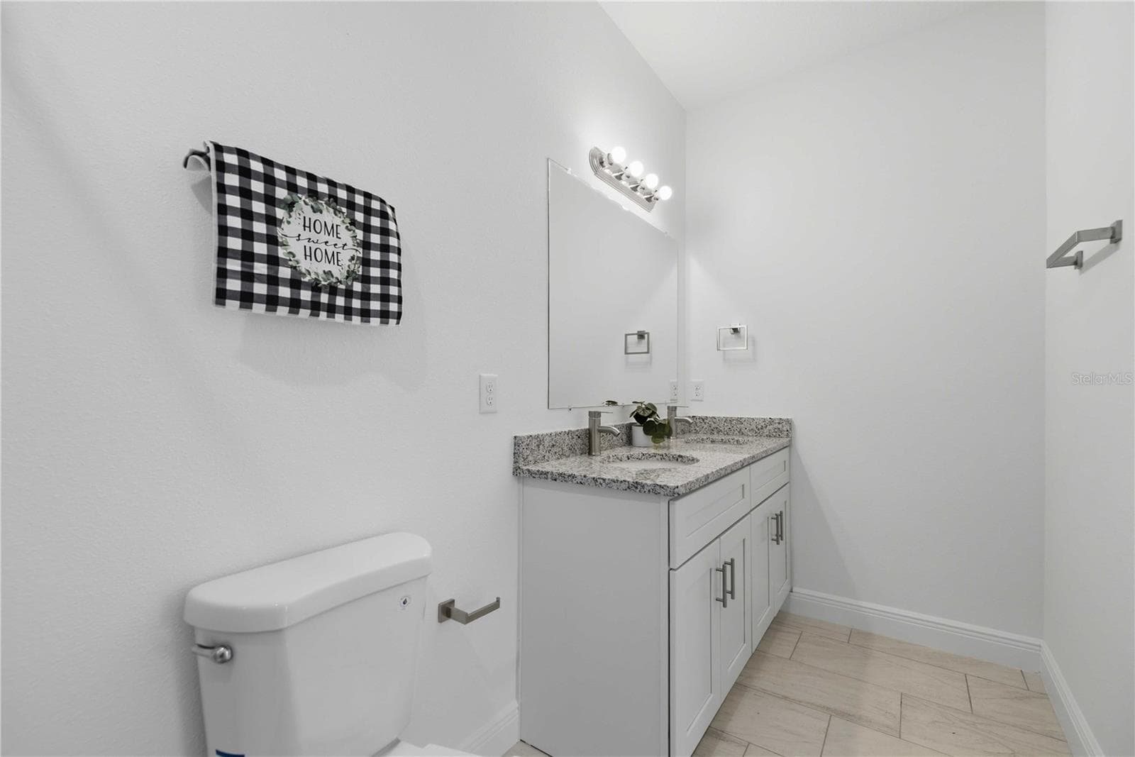 MASTER BATH- DUAL SINKS - 1985 W CORRINE ST, DUNNELLON