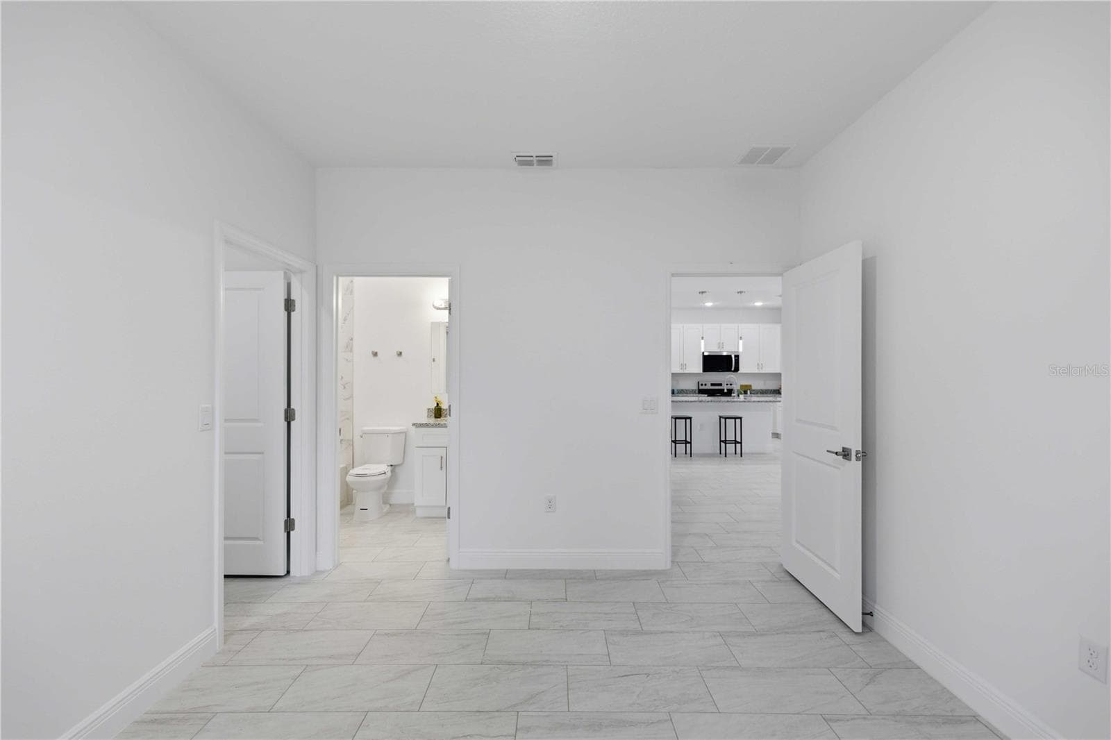 ENSUITE- IN LAW SUITE WITH BATHROOM AND LARGE WALK IN CLOSET - 1985 W CORRINE ST, DUNNELLON