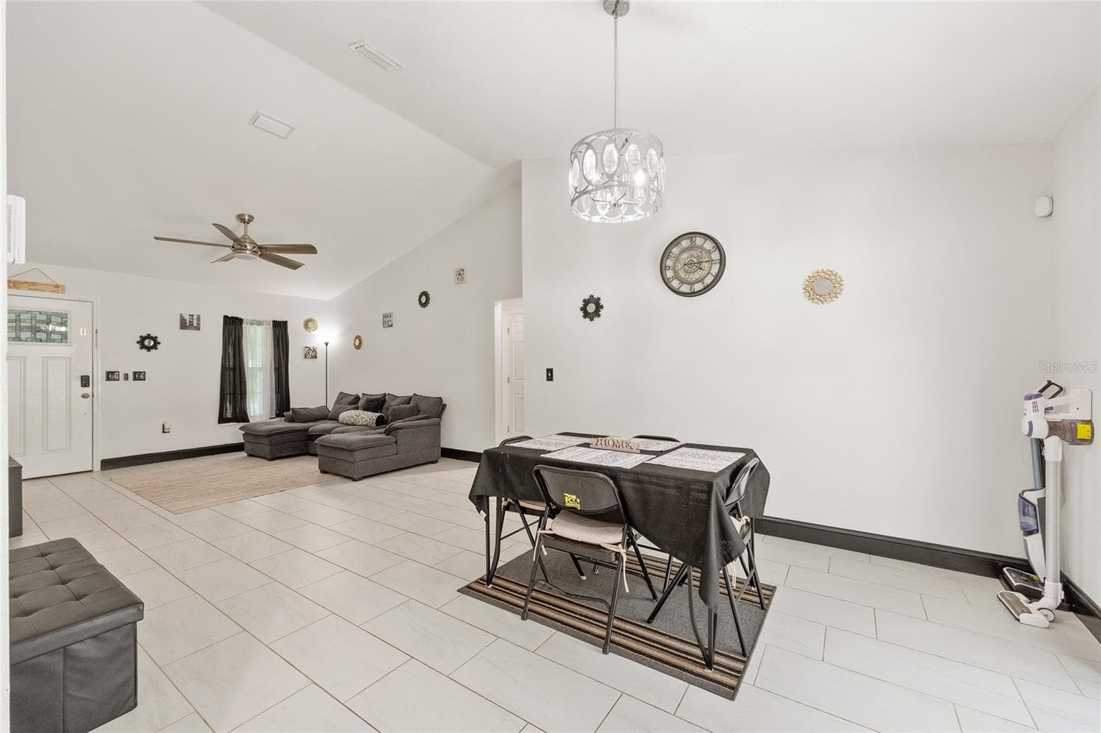 Single Family Residence at 3781 SE 144TH LN, SUMMERFIELD, photo 5 of 18