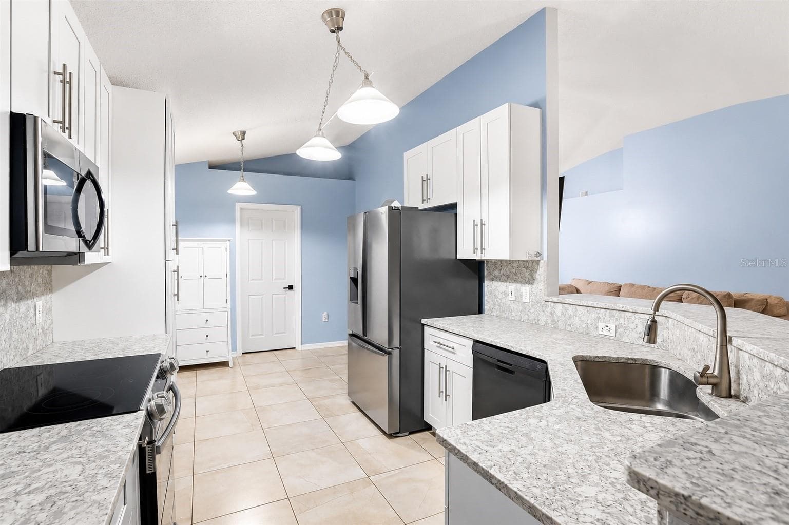 Single Family Residence at 2015 CORNER SCHOOL DR, ORLANDO, photo 11 of 50