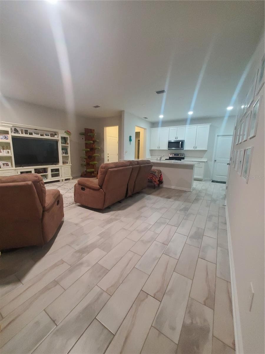 Townhouse at 10960 BRIGHTLEAF CT, RIVERVIEW, photo 8 of 37