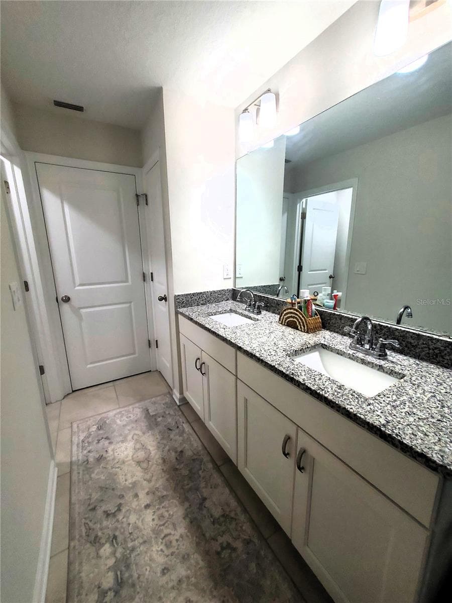 Townhouse at 10960 BRIGHTLEAF CT, RIVERVIEW, photo 13 of 37