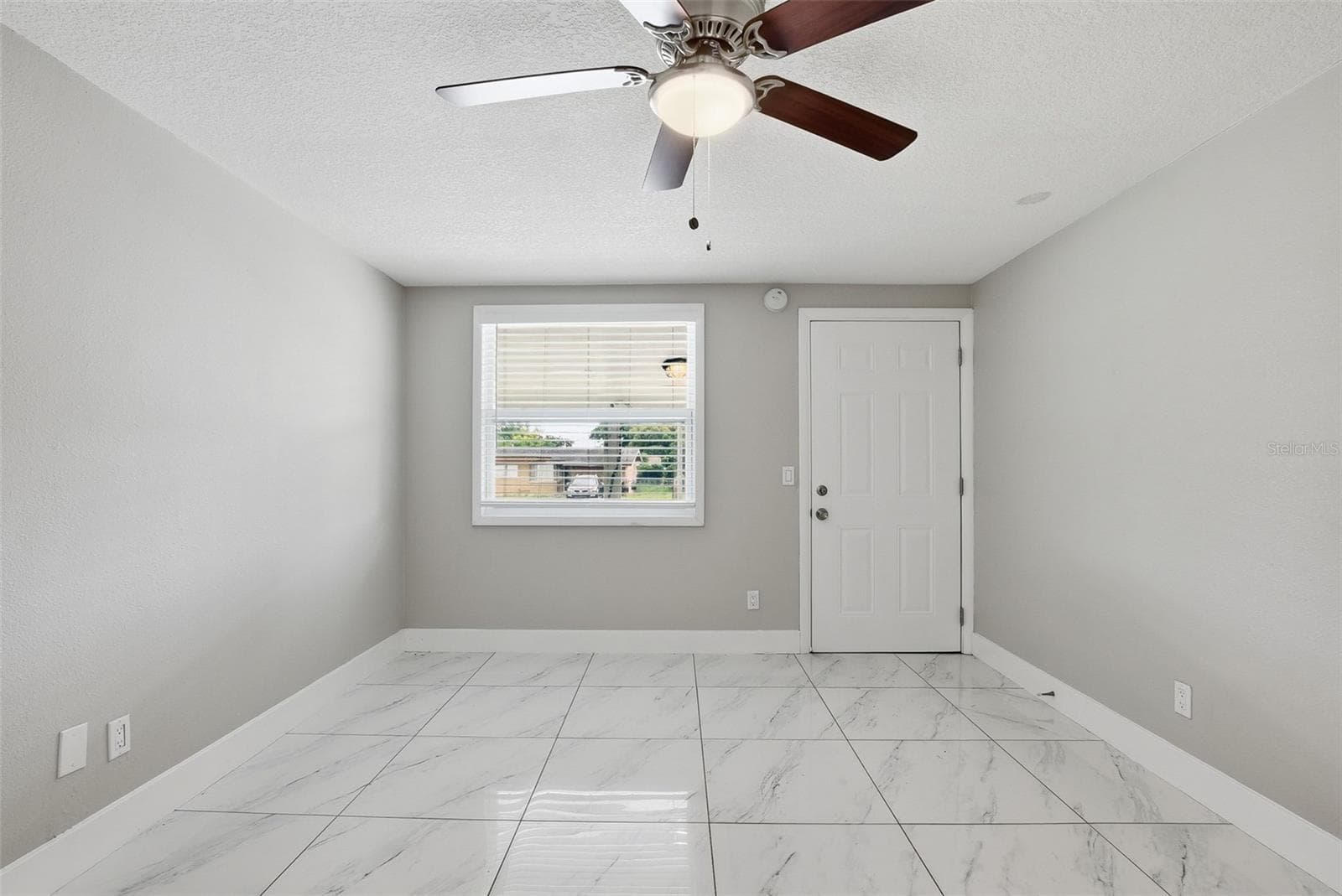 Single Family Residence at 6033 W AMELIA ST, ORLANDO, photo 4 of 32