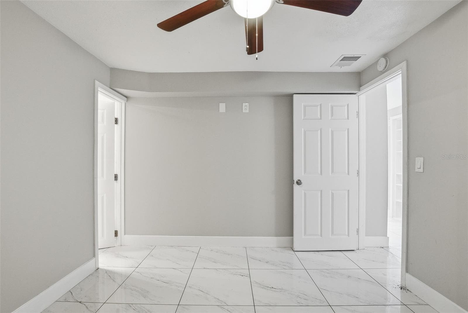 Single Family Residence at 6033 W AMELIA ST, ORLANDO, photo 13 of 32