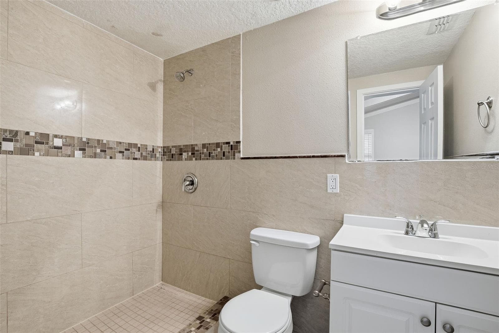 Single Family Residence at 6033 W AMELIA ST, ORLANDO, photo 23 of 32