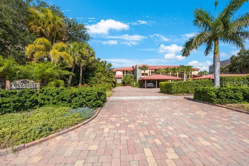 Condominium at 1060 PINELLAS BAYWAY S #103, ST PETERSBURG, photo 6 of 39
