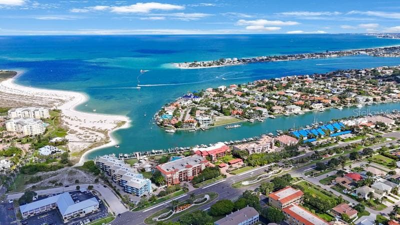 Condominium at 1060 PINELLAS BAYWAY S #103, ST PETERSBURG, photo 10 of 39