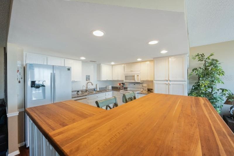 Condominium at 1060 PINELLAS BAYWAY S #103, ST PETERSBURG, photo 20 of 39